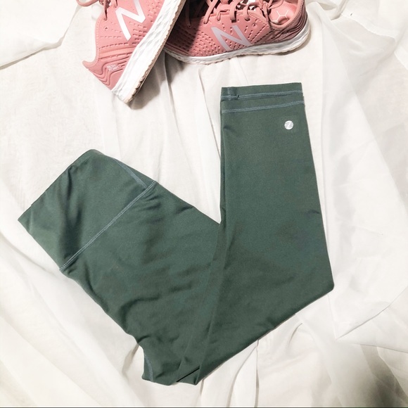 Zella Pants - Z BY ZELLA sage green cropped yoga leggings medium